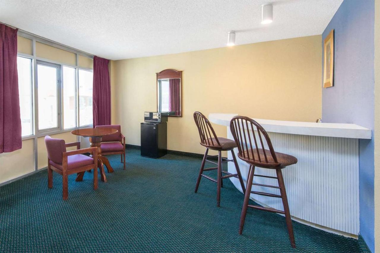 Hotel Blue Way & East 3*